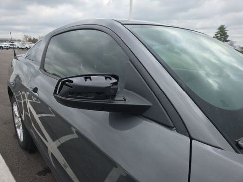 Used 2010 Ford Mustang Premium image 5