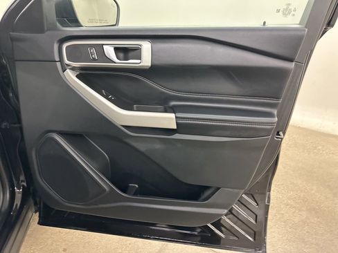 Used 2022 Ford Explorer XLT w/ Equipment Group 202A image 20