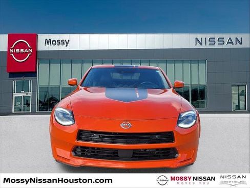 Certified 2024 Nissan Z Performance w/ Heritage Edition image 2