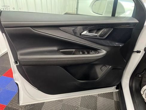Used 2024 Chevrolet Blazer EV LT AWD/4WD image 20