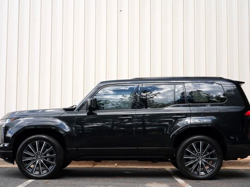 Used 2024 Lexus GX 550 w/ Cold Area Package AWD/4WD image 9