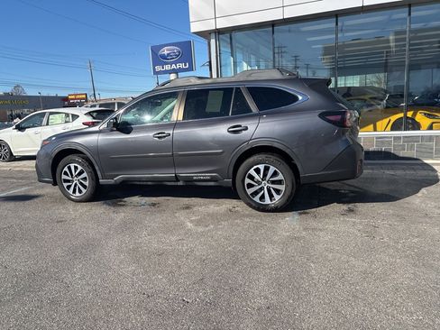 Used 2020 Subaru Outback Premium image 12