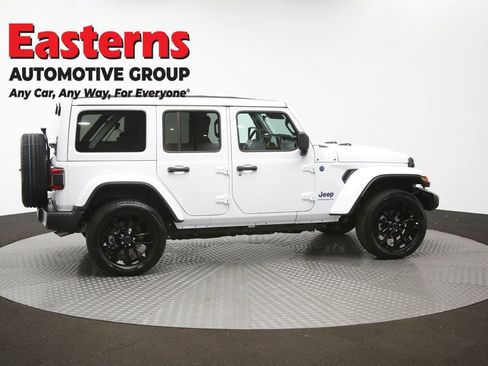 Used 2025 Jeep Wrangler Unlimited Sahara w/ Safety Group image 44