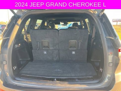 Used 2024 Jeep Grand Cherokee L Altitude image 16
