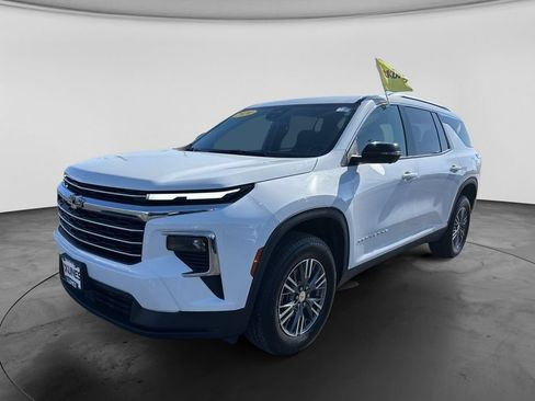 Used 2024 Chevrolet Traverse LT AWD/4WD image 23