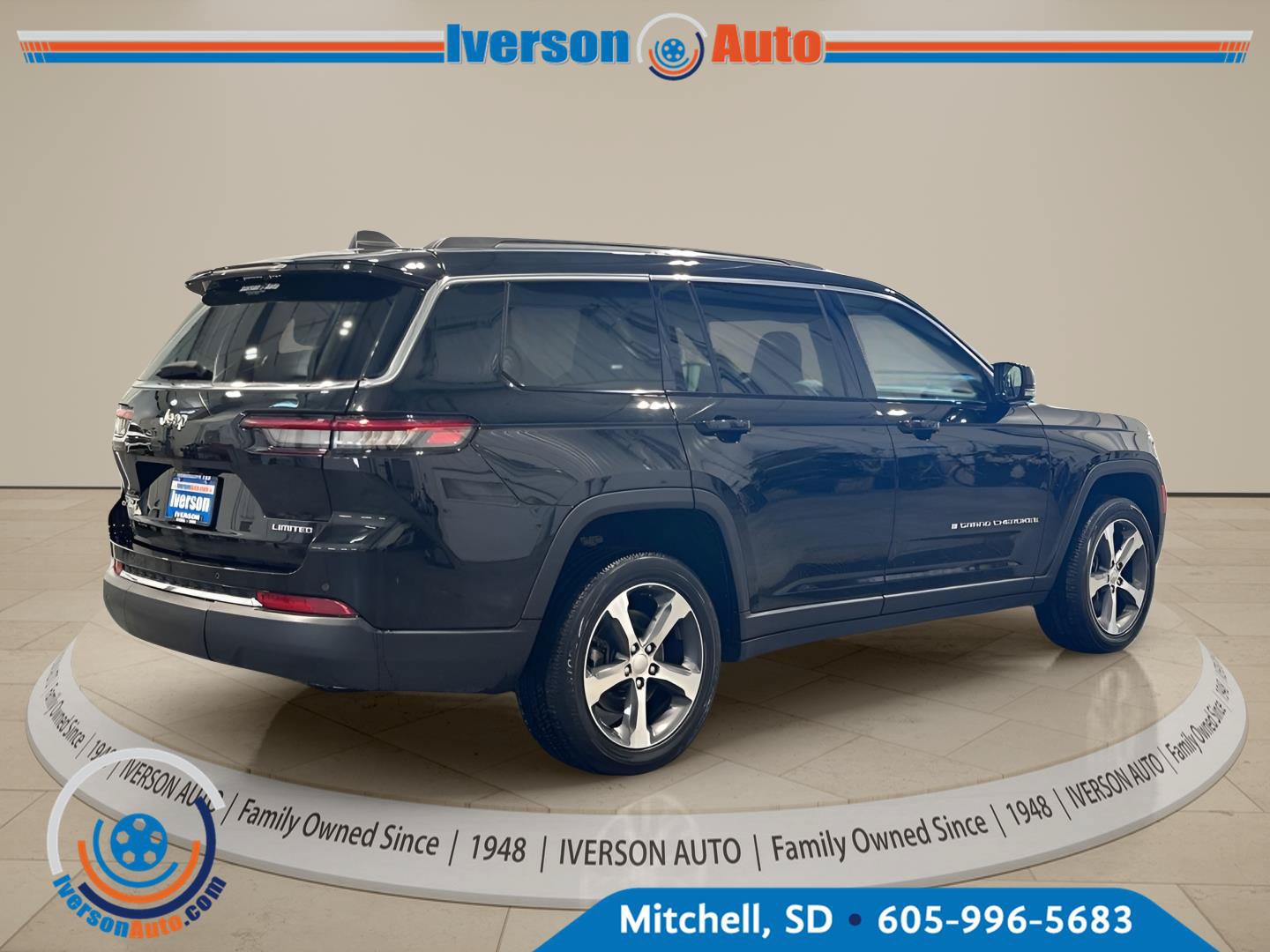 Used 2023 Jeep Grand Cherokee L Limited AWD/4WD image 7