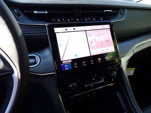 New 2025 Jeep Grand Cherokee Limited image 18