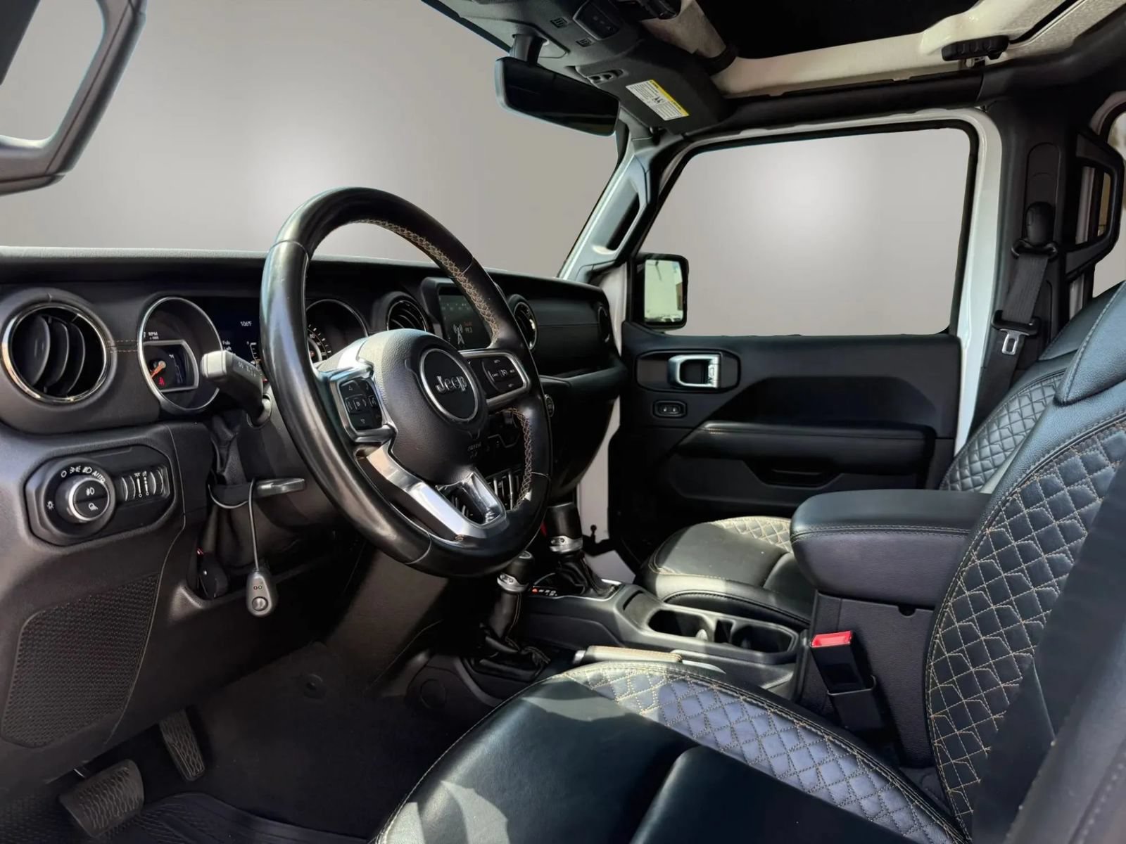Used 2021 Jeep Gladiator Overland AWD/4WD image 10