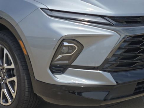 Used 2025 Chevrolet Blazer RS w/ Driver Confidence II Package FWD image 29