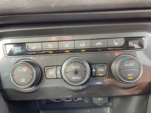 Used 2019 Volkswagen Tiguan SE w/ Panoramic Sunroof Package image 20