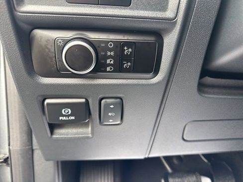 Used 2024 Ford Expedition XLT image 25