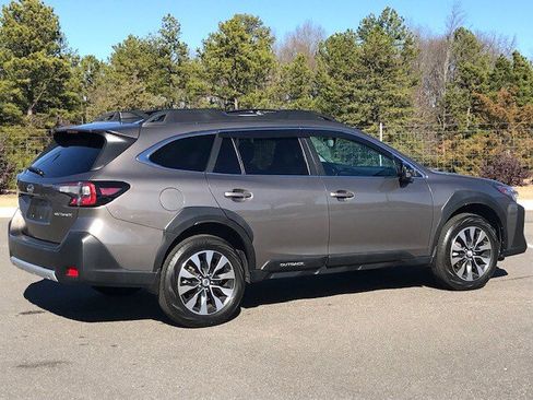 Used 2023 Subaru Outback Limited image 4
