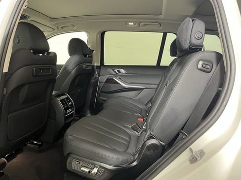 Used 2021 BMW X7 xDrive40i w/ Cold Weather Package image 19