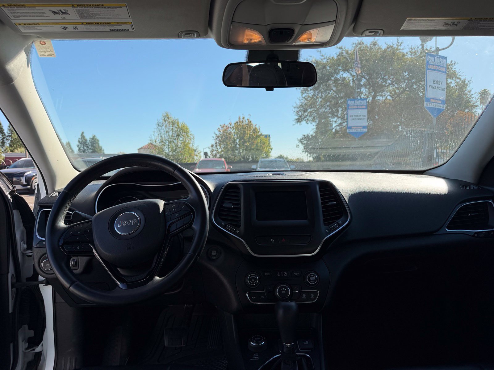 Used 2019 Jeep Cherokee Latitude Plus AWD/4WD image 12