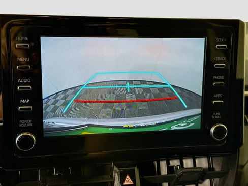 Used 2020 Toyota Corolla LE image 19