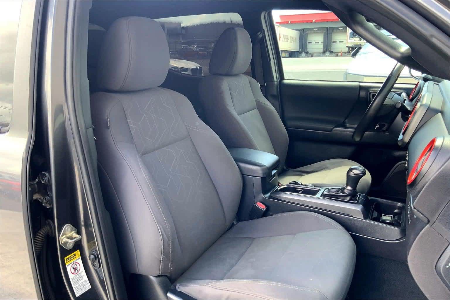 Used 2017 Toyota Tacoma TRD Sport RWD image 13