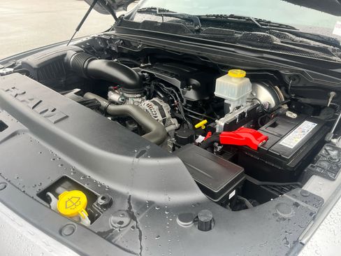Used 2022 RAM 1500 Laramie w/ Sport Appearance Package image 10