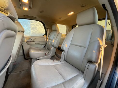 Used 2014 Cadillac Escalade Premium image 20