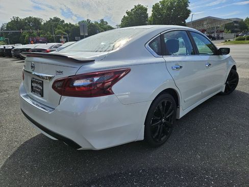 Used 2017 Nissan Altima 2.5 SR w/ Midnight Edition Package FWD image 9
