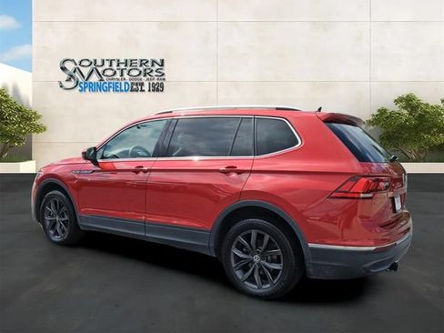 Used 2022 Volkswagen Tiguan SE FWD image 3