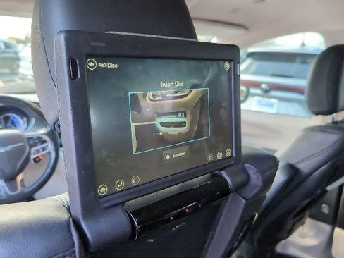 Used 2021 Chrysler Pacifica Touring-L w/ Uconnect Theater Family Group image 25