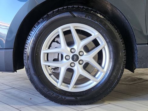 Used 2023 Ford Edge SEL image 9