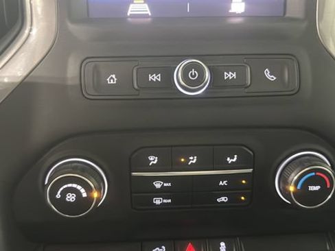 Used 2021 Chevrolet Silverado 1500 Custom AWD/4WD image 16