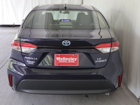 Used 2024 Toyota Corolla LE AWD/4WD image 25