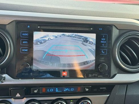 Used 2018 Toyota Tacoma Limited AWD/4WD image 30