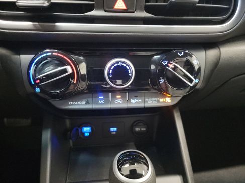 Used 2023 Hyundai Kona SEL FWD image 21