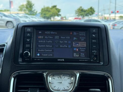 Used 2013 Chrysler Town & Country Limited w/ Luxury Group FWD image 34