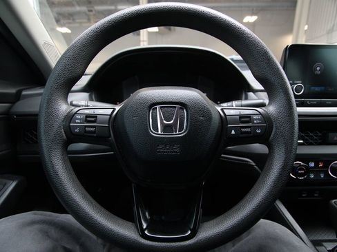 Used 2024 Honda Accord EX image 19