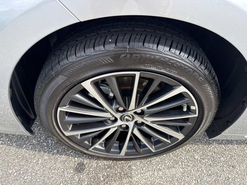 Used 2025 Lexus ES 350 w/ Premium Package FWD image 11