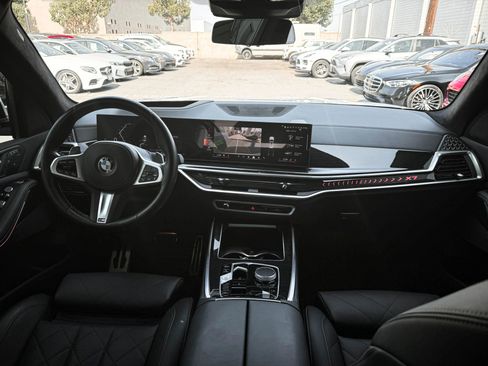 Used 2024 BMW X7 xDrive40i w/ M Sport Package image 26