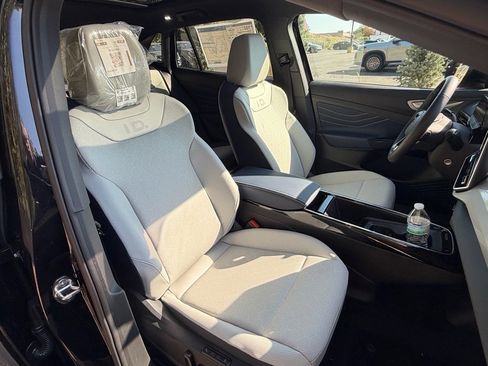 New 2025 Volkswagen ID.4 Pro S Plus image 12