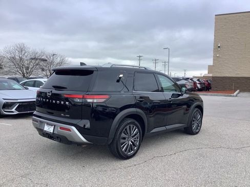 Used 2024 Nissan Pathfinder SL w/ SL Premium Package image 5