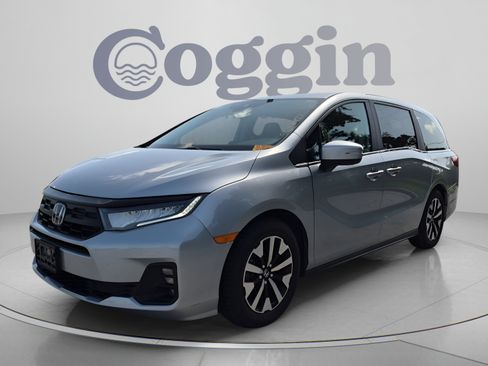 Certified 2025 Honda Odyssey EX-L image 2