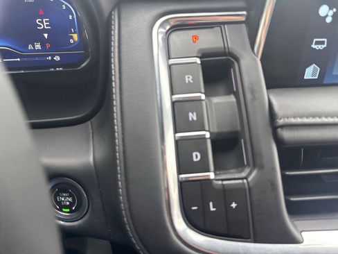 Used 2024 Chevrolet Tahoe Z71 w/ Luxury Package AWD/4WD image 20