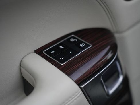 Used 2015 Land Rover Range Rover Supercharged AWD/4WD image 17
