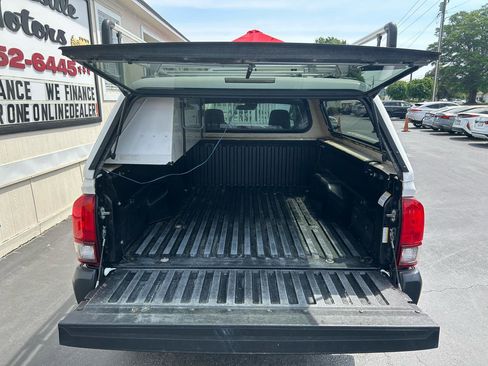 Used 2020 Toyota Tacoma SR RWD image 31