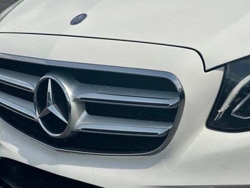 Certified 2017 Mercedes-Benz E 300 4MATIC image 7