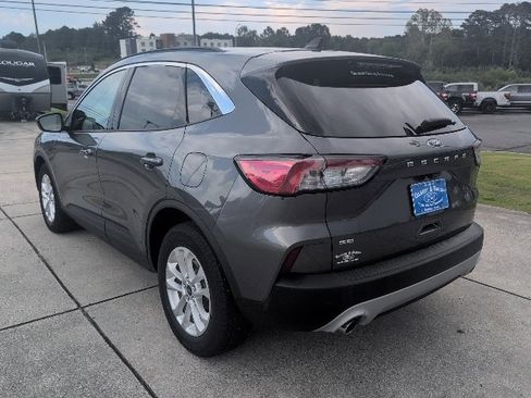 Used 2021 Ford Escape SE w/ Cold Weather Package image 5