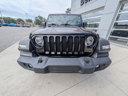 Used 2020 Jeep Wrangler Sport image 9