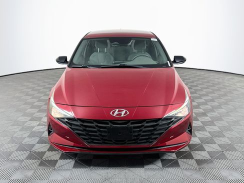 Used 2021 Hyundai Elantra SE FWD image 2