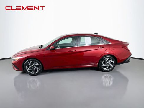 Used 2025 Hyundai Elantra SEL FWD image 5