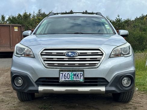 Used 2016 Subaru Outback 2.5i Limited AWD/4WD image 3