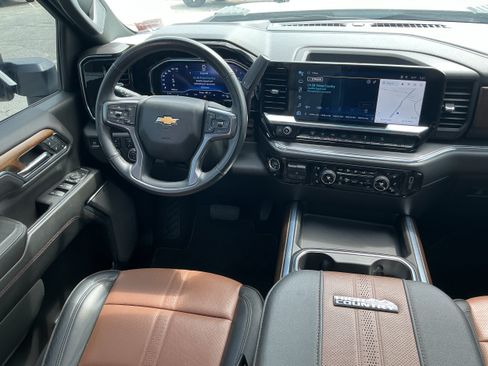 Used 2024 Chevrolet Silverado 3500 High Country w/ LPO, Dark Essentials Package AWD/4WD image 7