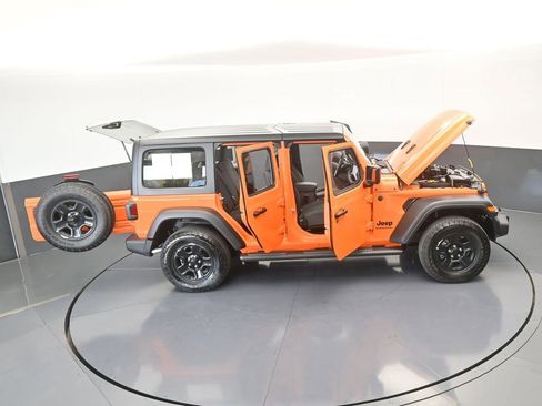 Used 2025 Jeep Wrangler Sport image 70