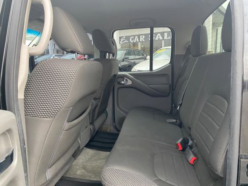 Used 2012 Nissan Frontier SV w/ Sport Appearance Pkg image 17