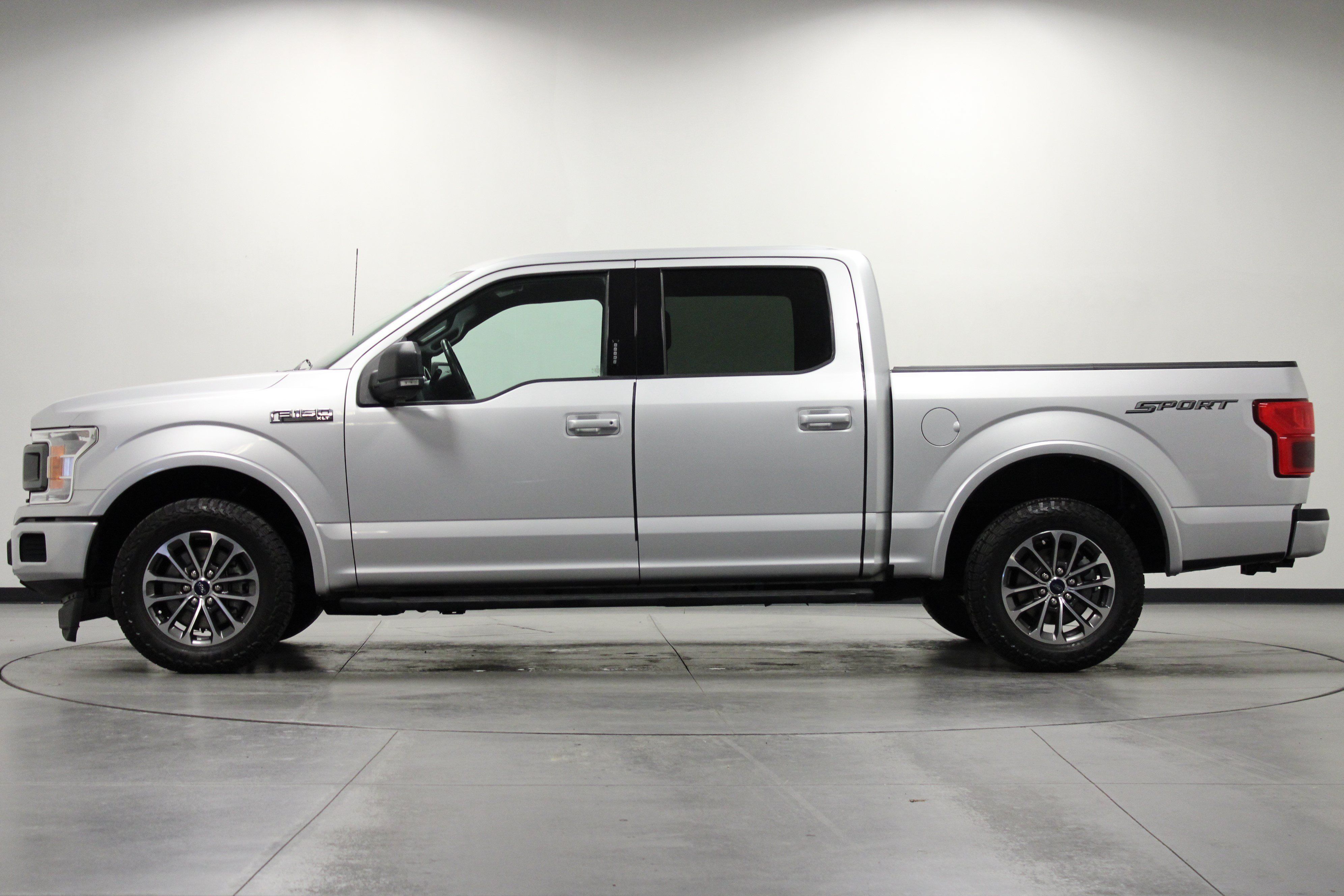 Used 2019 Ford F150 XLT w/ Equipment Group 302A Luxury RWD image 8